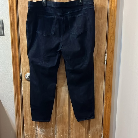 Susan Graver Dark Wash Jeans w Floral Embroidery - Picture 4 of 7